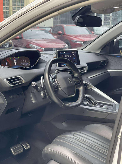 2020 Peugeot 5008, Automatic, Gas