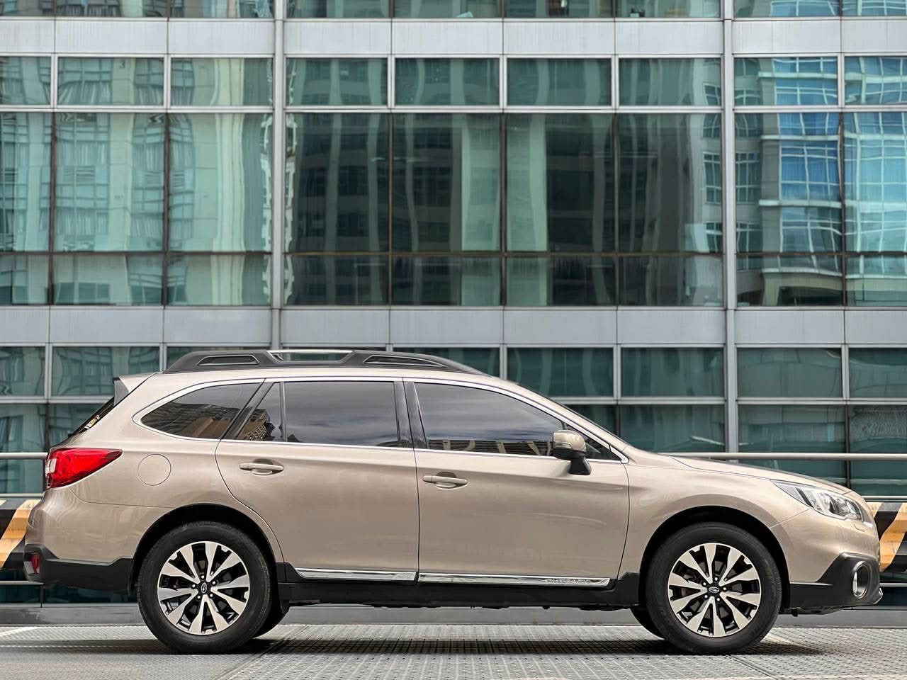 2015 Subaru Outback 3.6 RS, Automatic, Gas