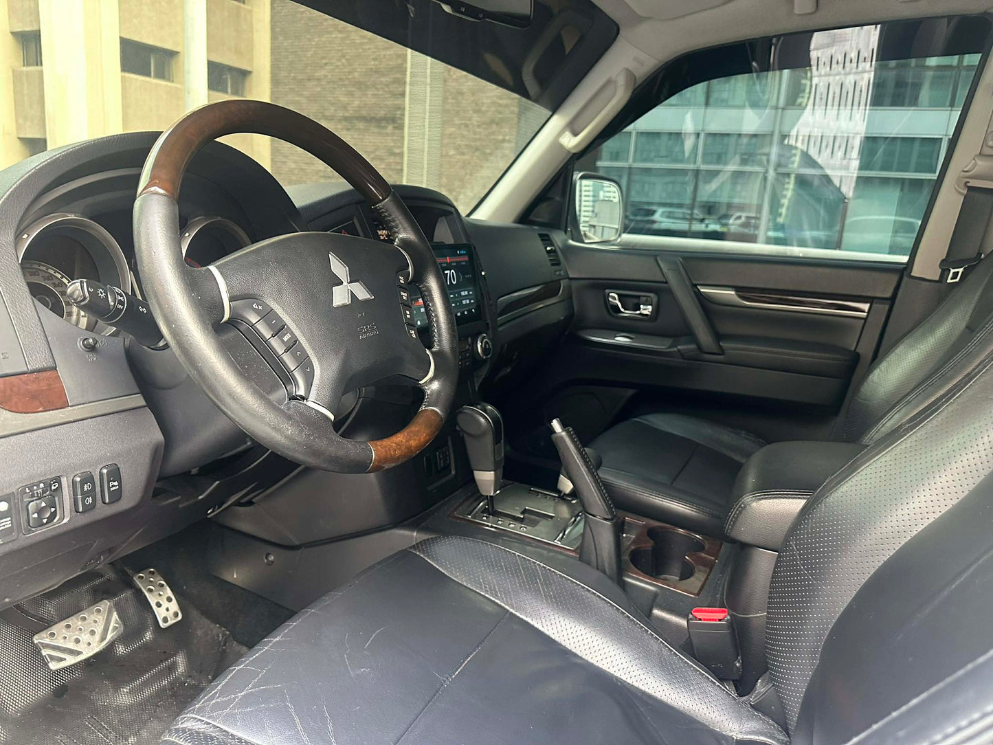 2011 Mitsubishi Pajero GLS 4x4 3.8 V6,  Automatic, Gas