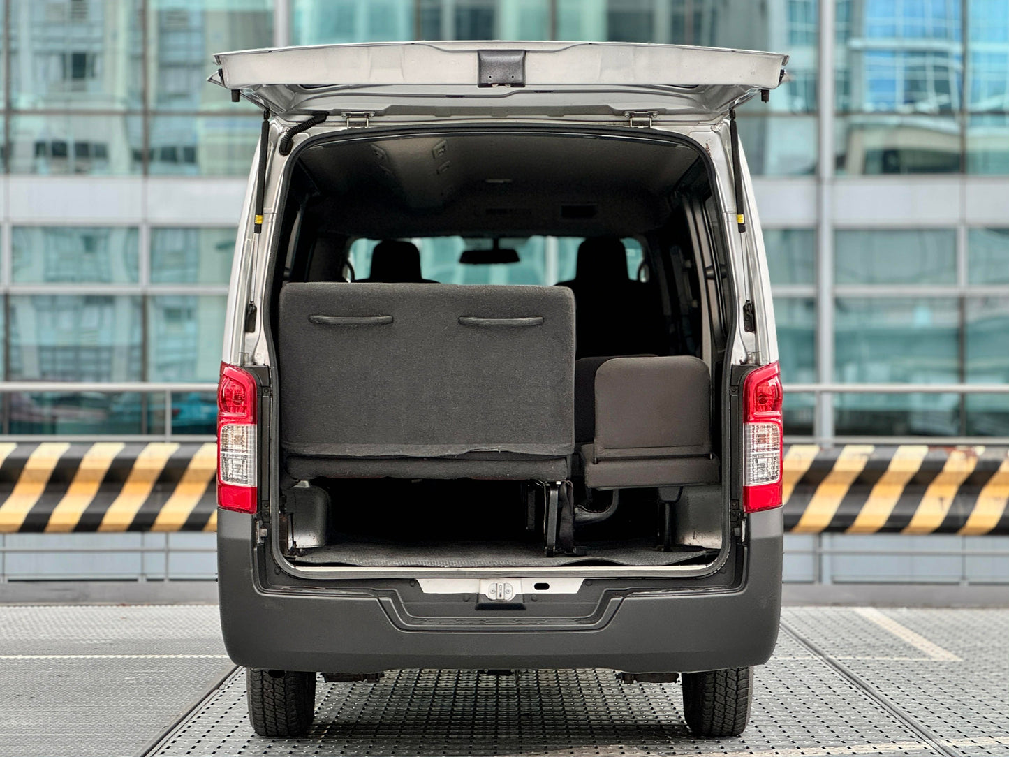 2020 Nissan Urvan NV350 2.5, Manual, Diesel