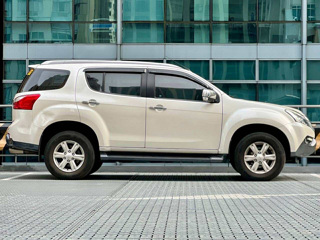 2017 Isuzu MUX LSA 3.0 4x2, Automatic, Diesel