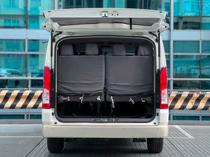 2019 Toyota HiAce 2.8 GL Grandia 2-Tone, Manual, Diesel