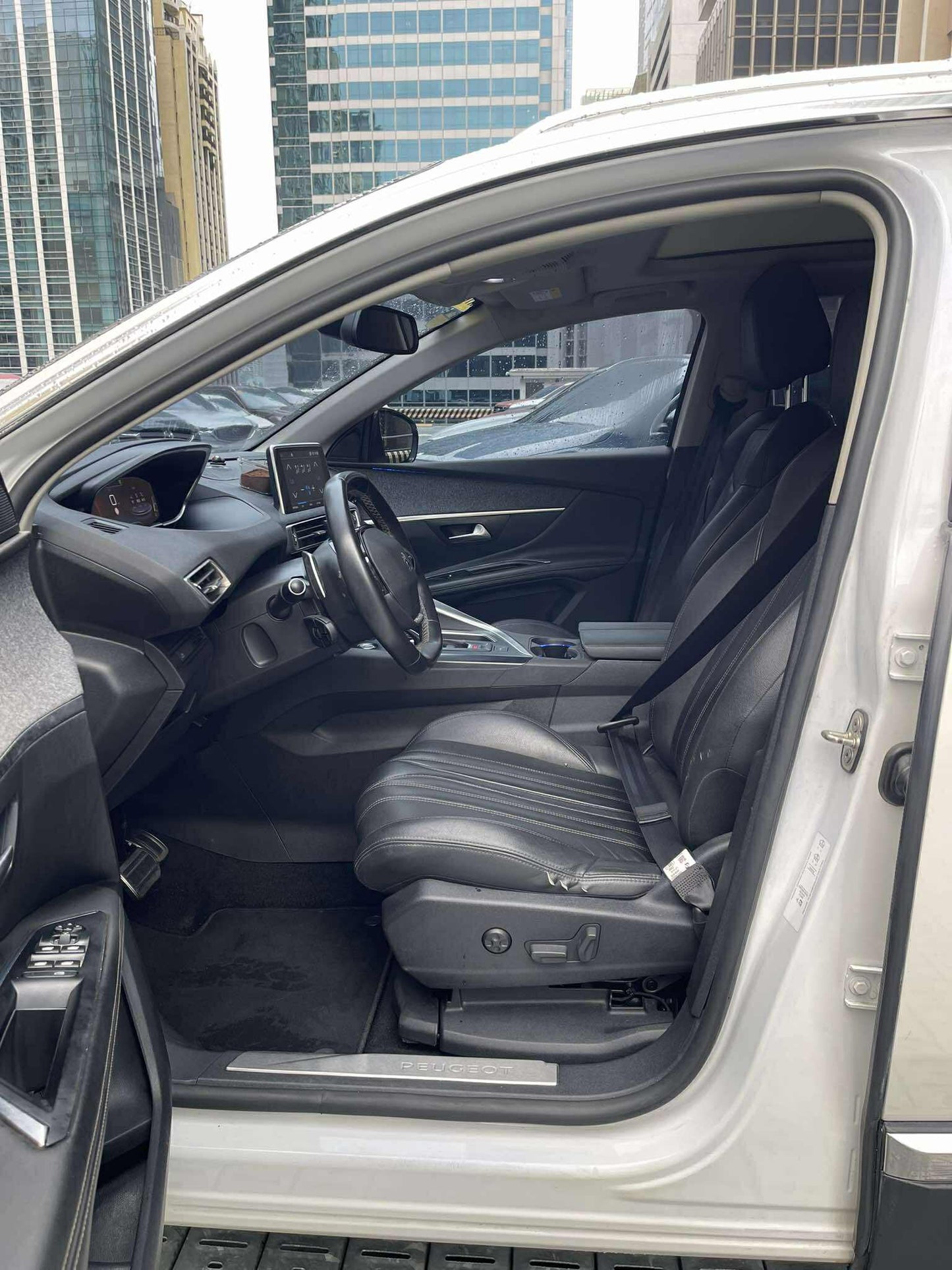 2020 Peugeot 5008, Automatic, Gas