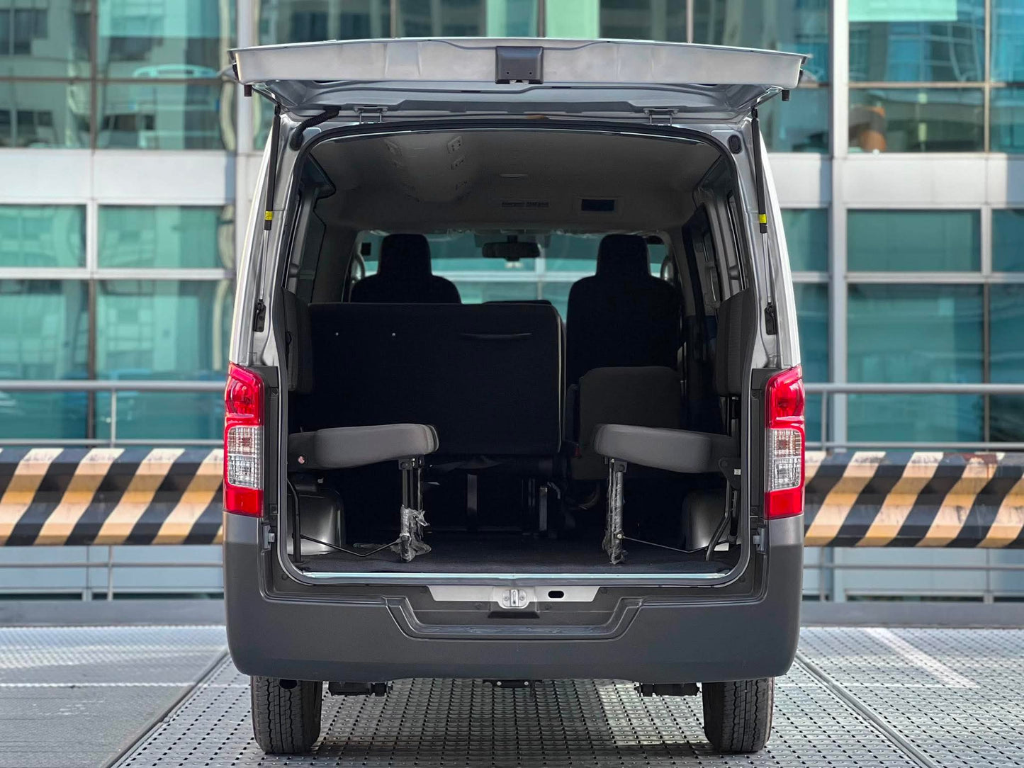 2023 Nissan Urvan 2.5, Manual, Diesel
