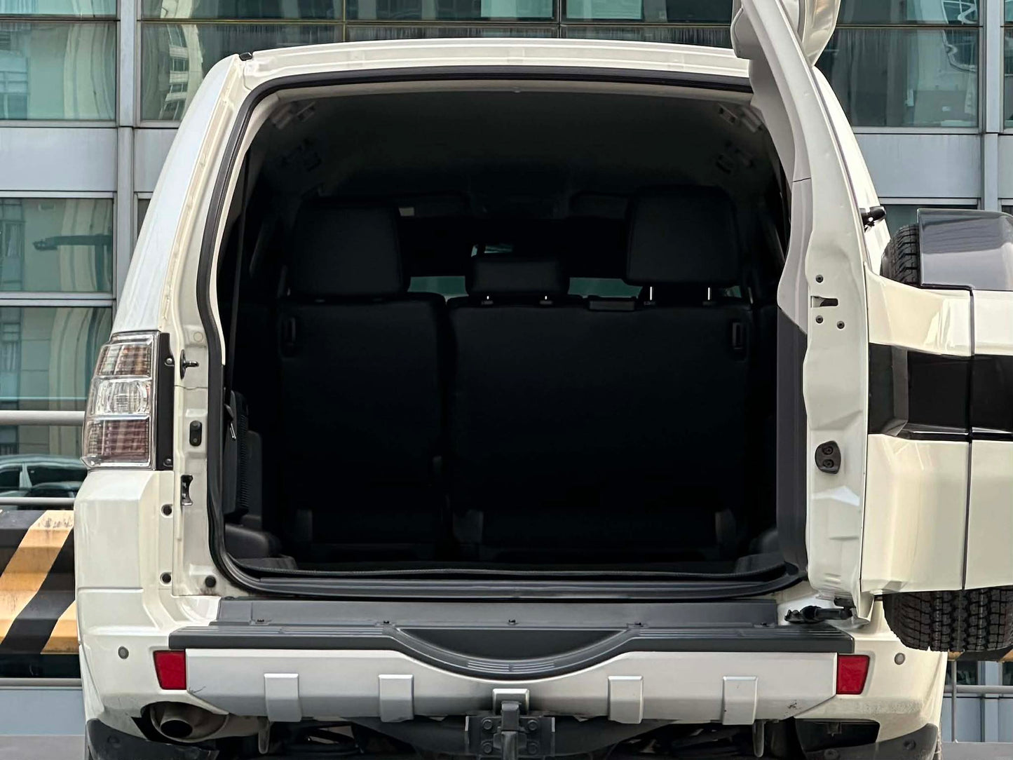 2011 Mitsubishi Pajero GLS 4x4 3.8 V6,  Automatic, Gas