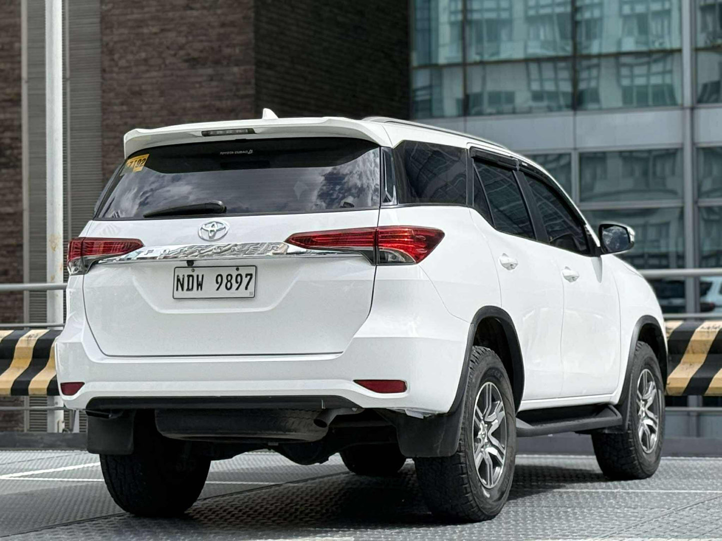 2016 Toyota Fortuner G 4x2 2.4, Manual, Diesel