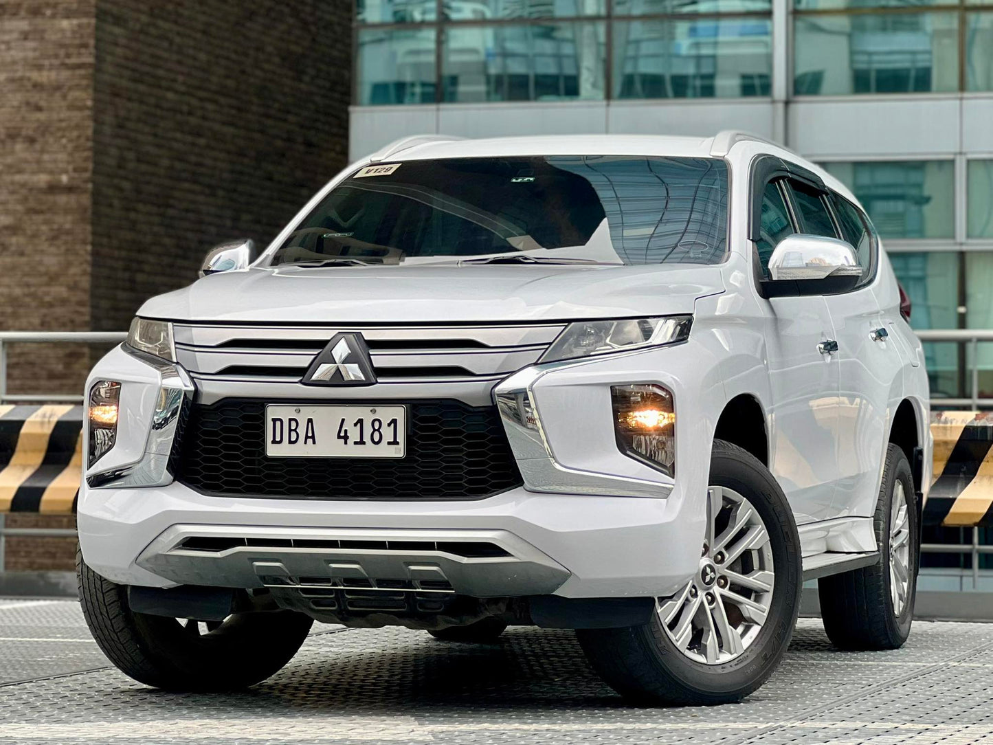 2020 Mitsubishi Montero GLX 2.5, Manual, Diesel