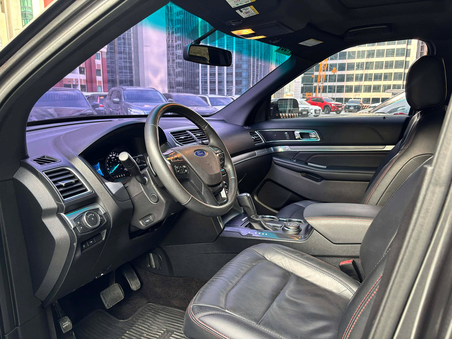 2017 Ford Explorer V6 4x4 3.5, Automatic, Gas