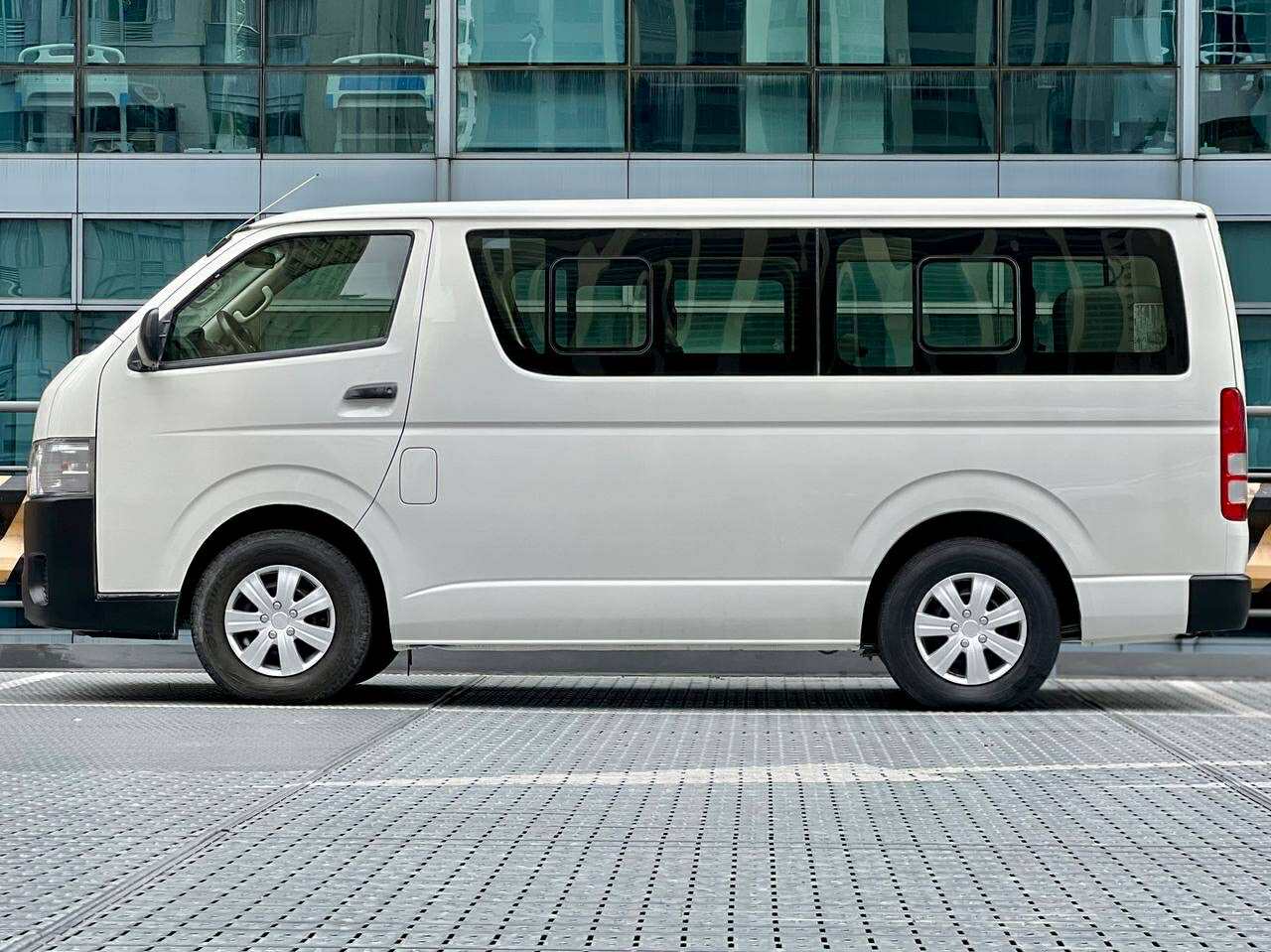 2017 Toyota Commuter 3.0, Manual, Diesel