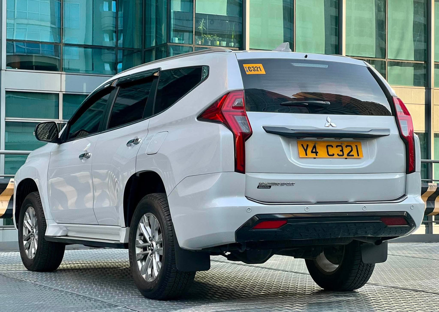 2023 Mitsubishi Montero GLX, Manual, Diesel