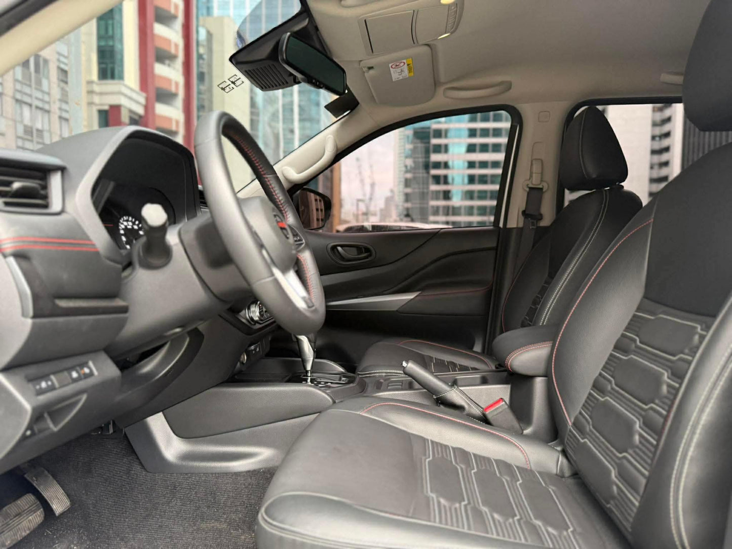 2025 Nissan Navara 2.5 Calibre-X, Automatic, Diesel