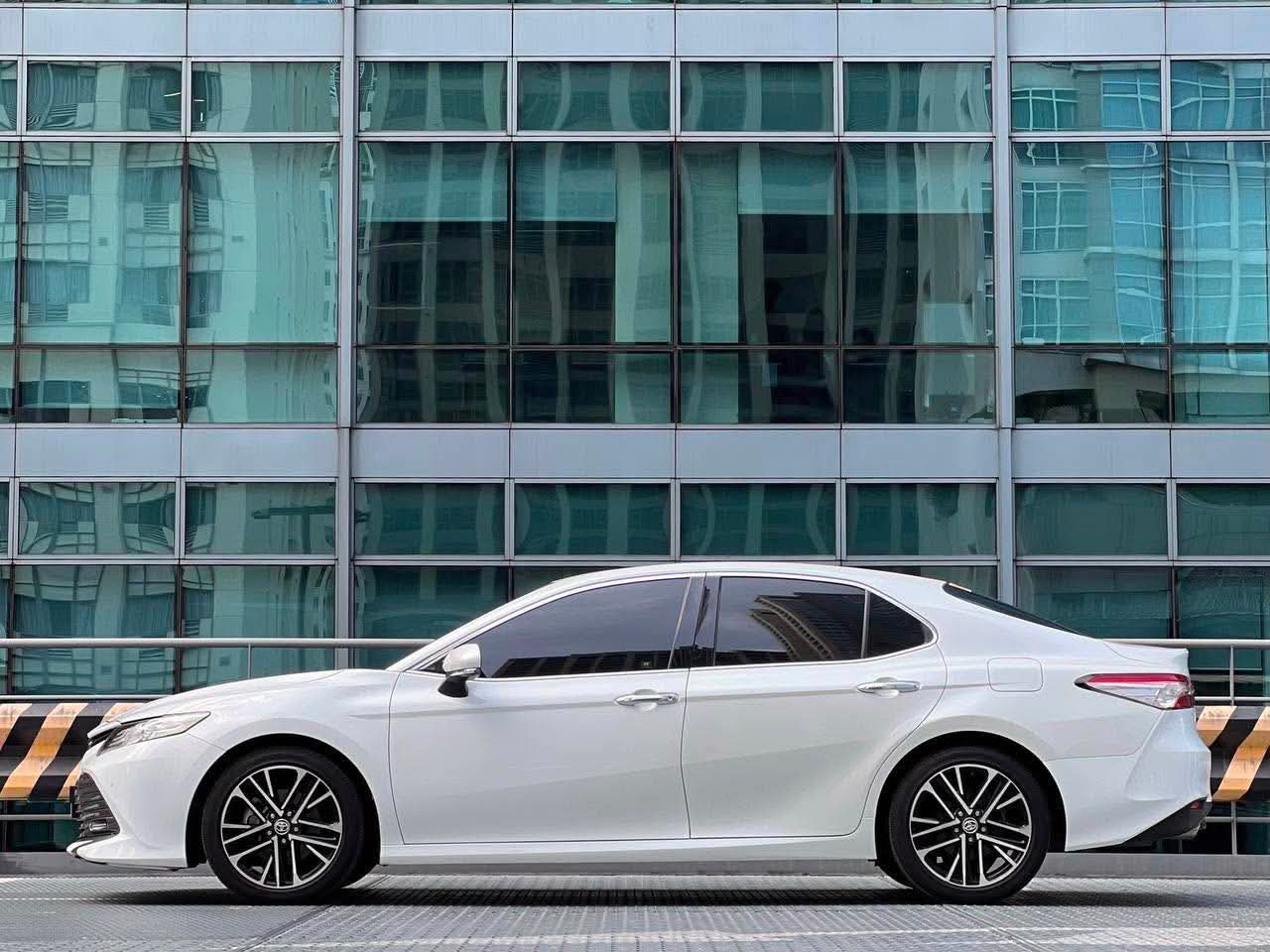 2019 Toyota Camry 2.5 V, Automatic, Gas