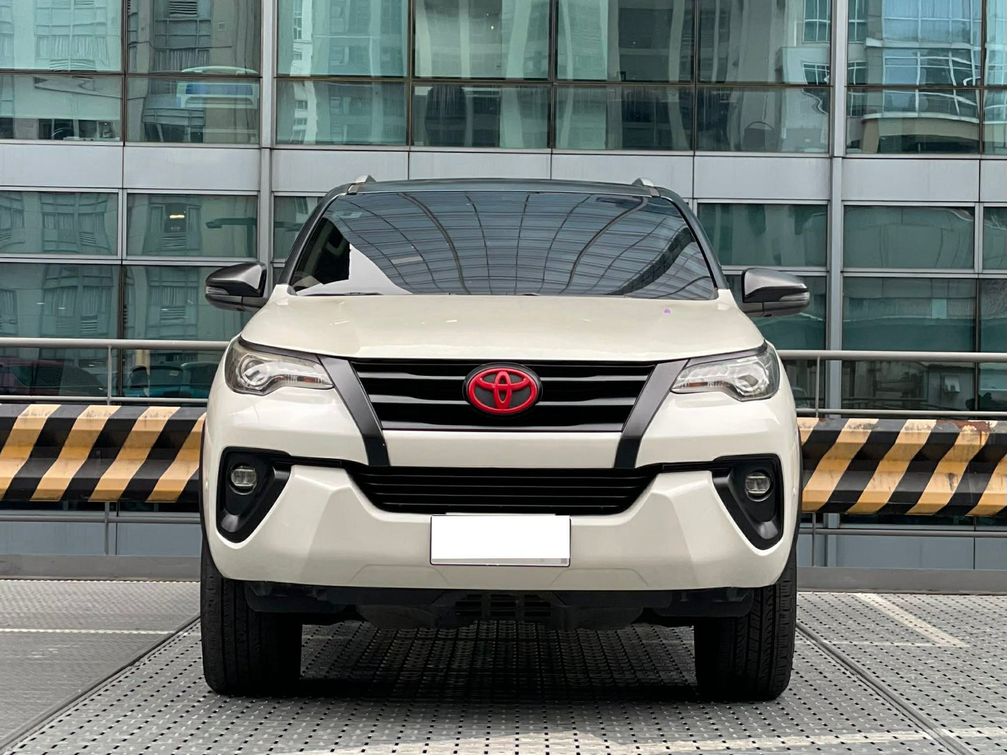 2018 Toyota Fortuner 2.4 V, Automatic, Diesel