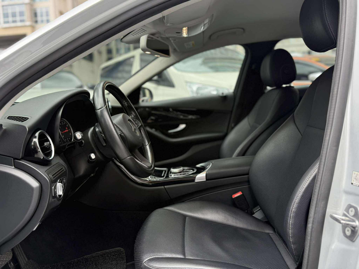 2017 Mercedes Benz C180 Avantgarde 1.6, Automatic, Gas