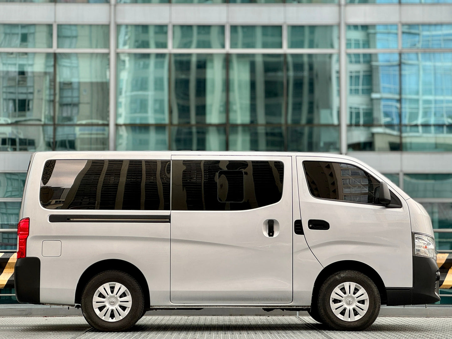 2020 Nissan Urvan NV350 2.5, Manual, Diesel