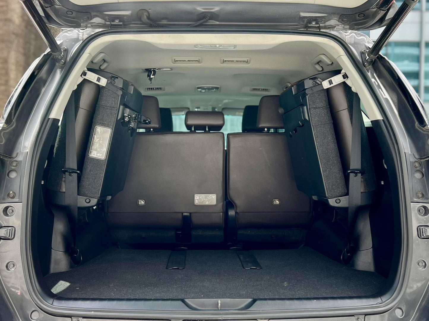 2018  Toyota Fortuner V 4x2 2.4, Automatic, Diesel