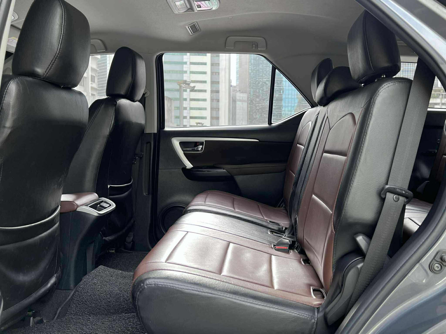 2019 Toyota Fortuner 4x2 G, Automatic, Gas