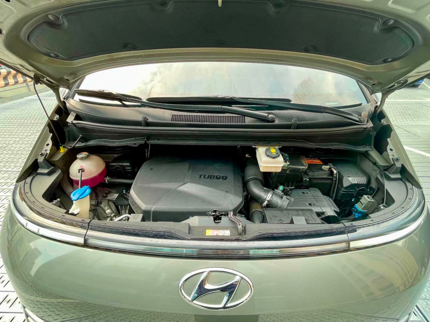 2023 Hyundai Staria 2.2 GLS, Automatic, Diesel