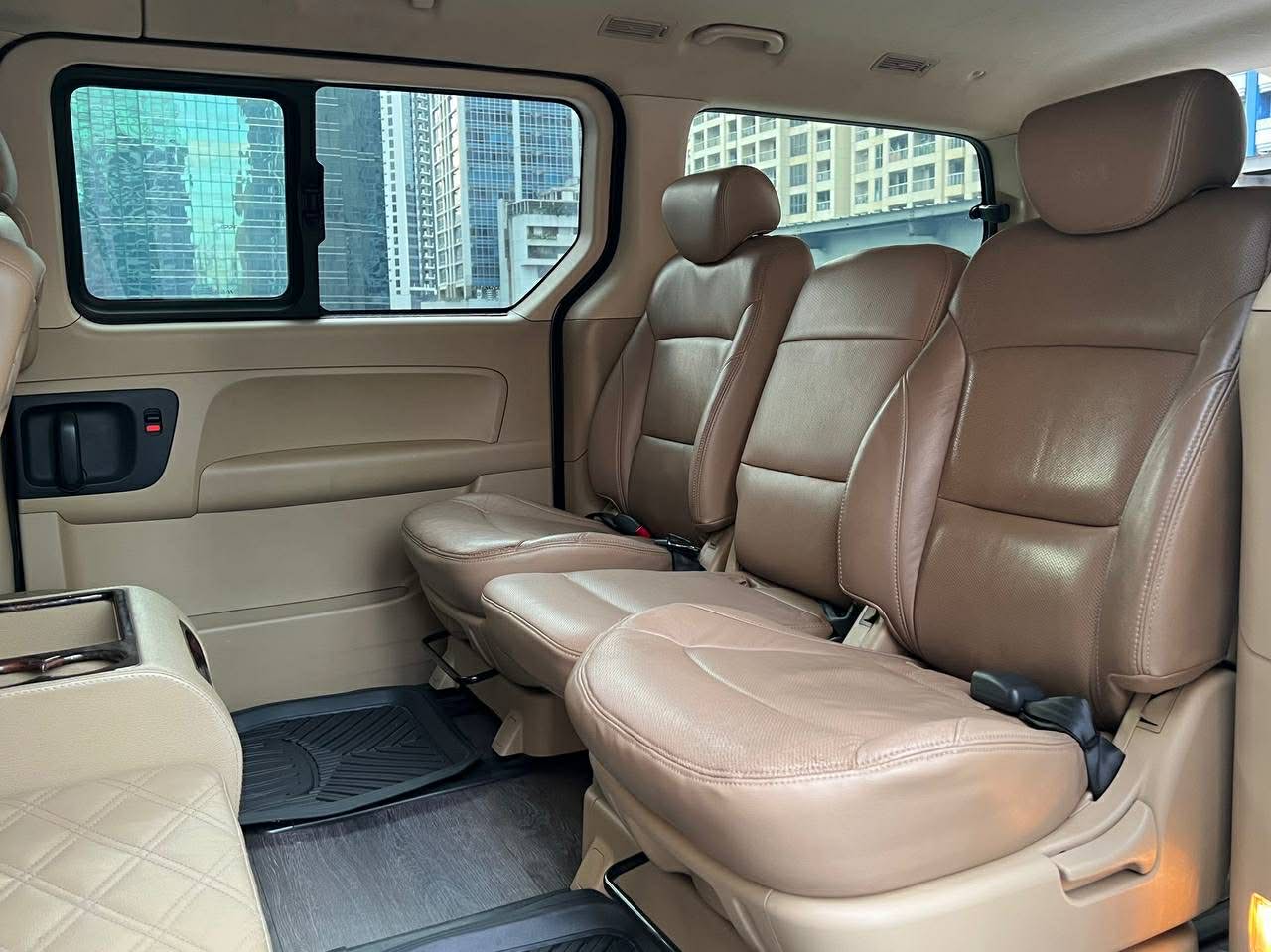 2020 Hyundai Starex Gold 2.5, Automatic, Diesel