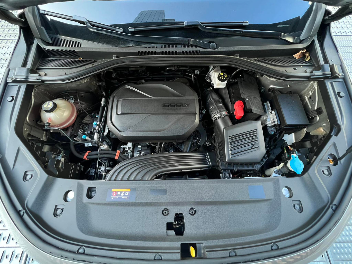 2022 Geely Okavango Urban Plus 1.5, Automatic, Gas
(Mild Hybrid)