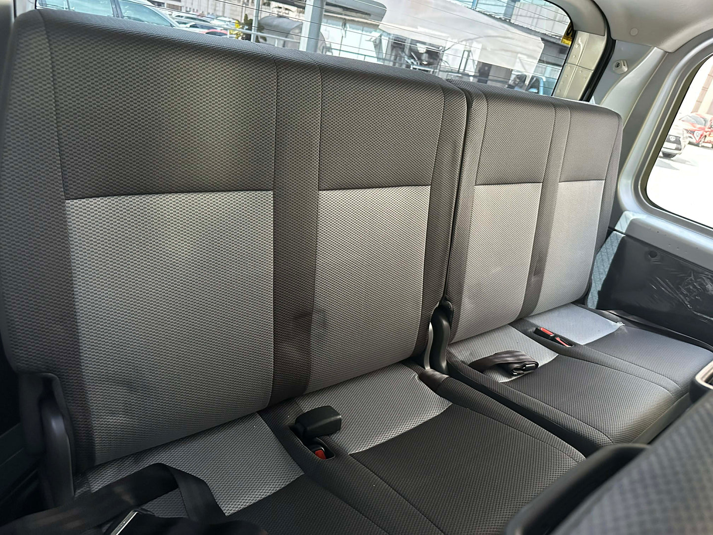 2020 Toyota Hi Ace 2.8, Commuter Deluxe, Manual, Diesel