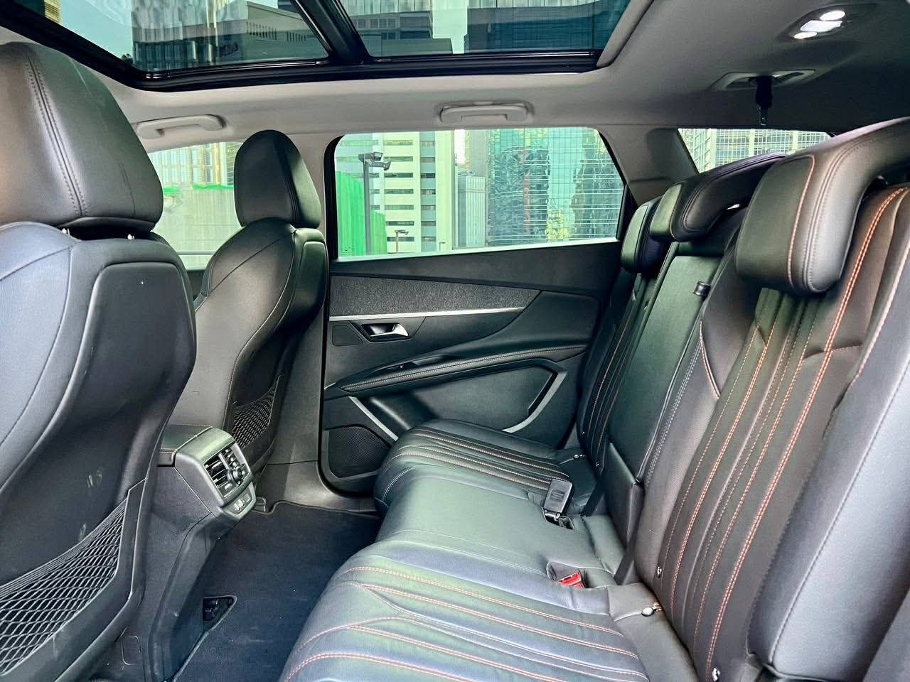 2022 Peugeot 5008 GT Gas Automatic,