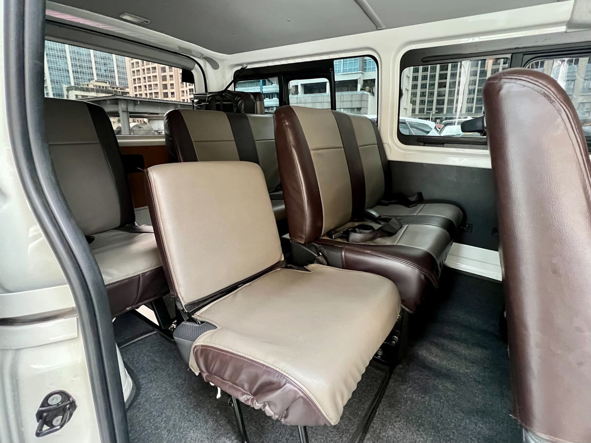 2023 Toyota Hiace Commuter 3.0, Manual, Diesel