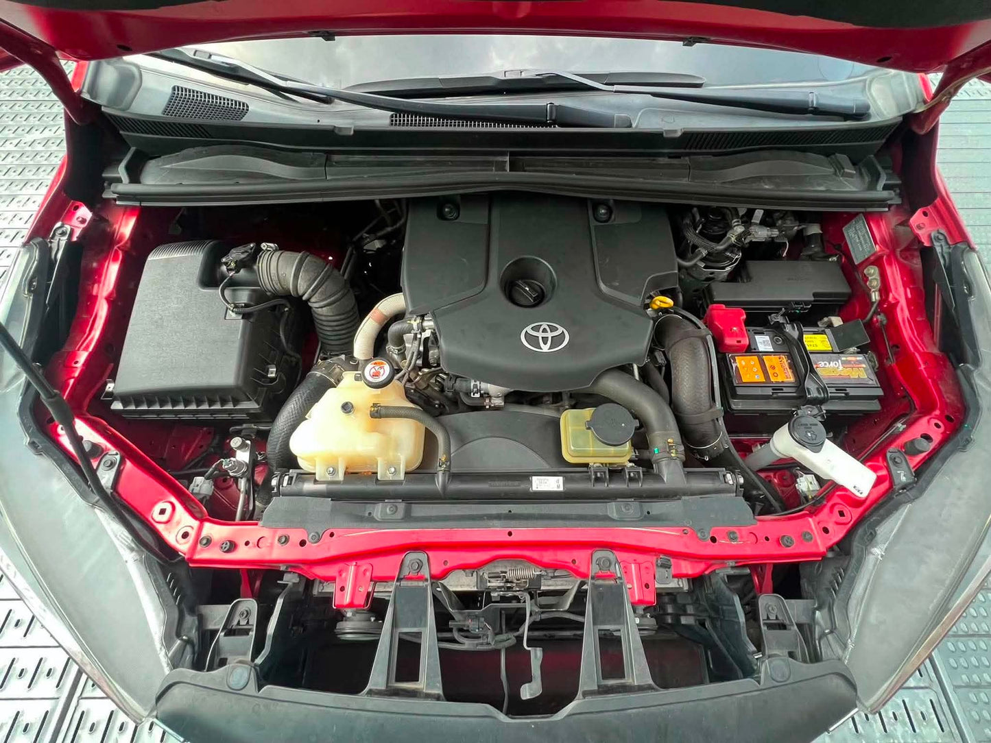 2022 Toyota Innova 2.8 E, Automatic, Diesel