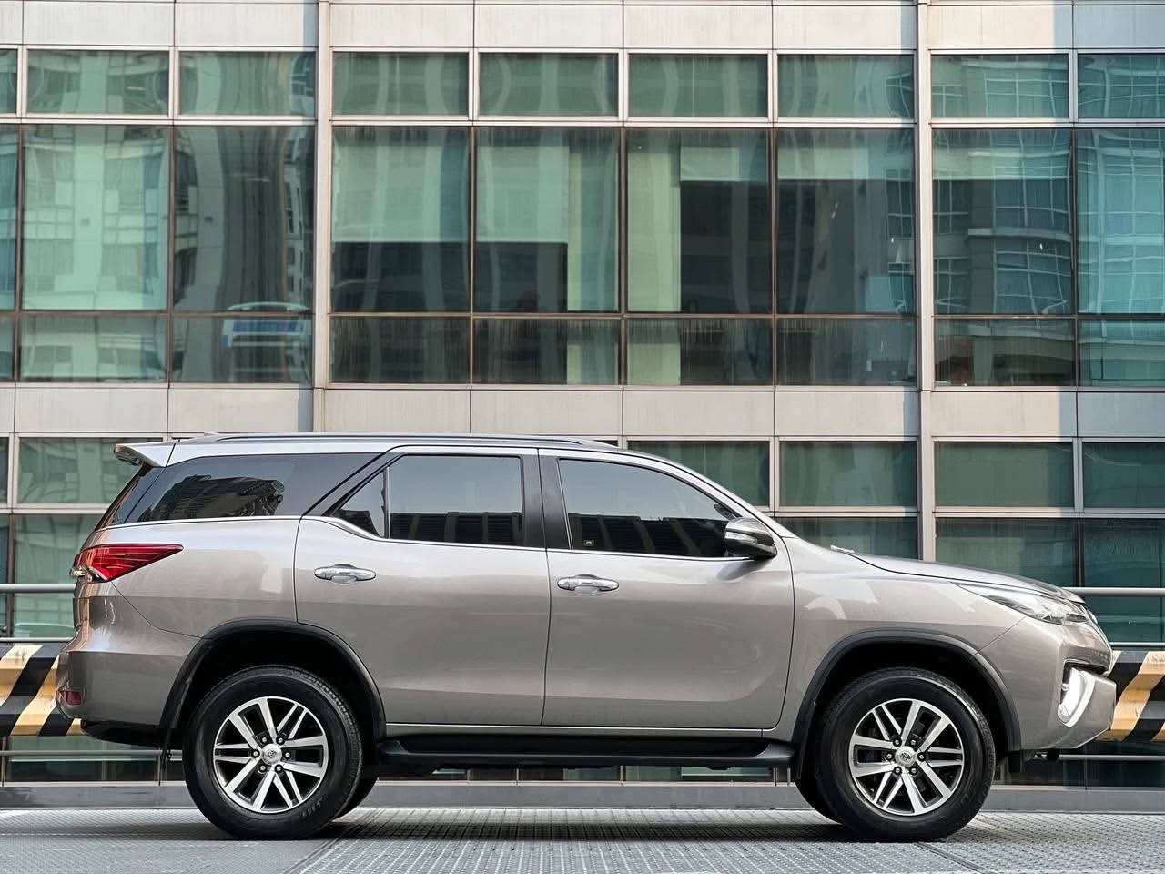 2017 Toyota Fortuner 4x2 V, Automatic, Diesel