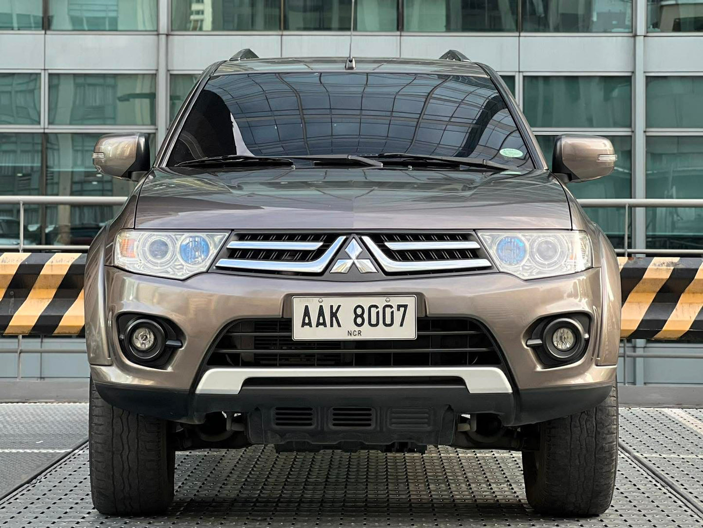2014 Mitsubishi Montero GLX 4x2 2.5, Manual, Diesel