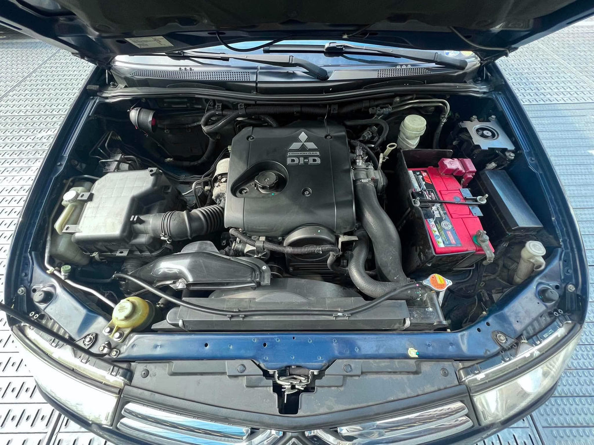 2014 Mitsubishi Montero GLS V 2.5, Automatic, Diesel