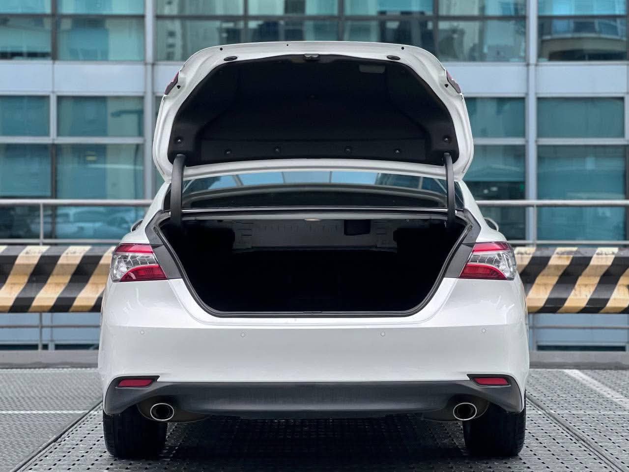 2020 Toyota Camry 2.5 V, Automatic, Gas