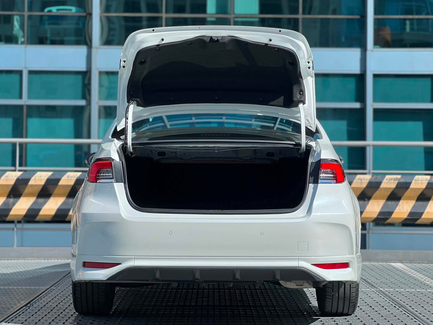 2023 Toyota Altis 1.6 V GRS, Automatic, Gas