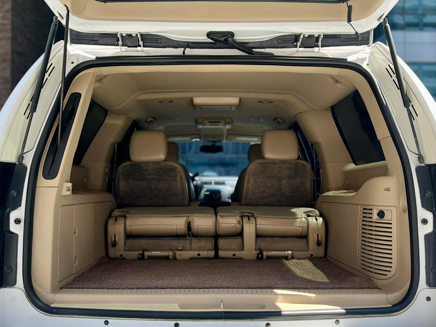 2012 Chevrolet Suburban 4x4  V8 Z71 5.3, Automatic, Gas