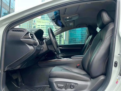 2019 Toyota Camry 2.5 V, Automatic, Gas