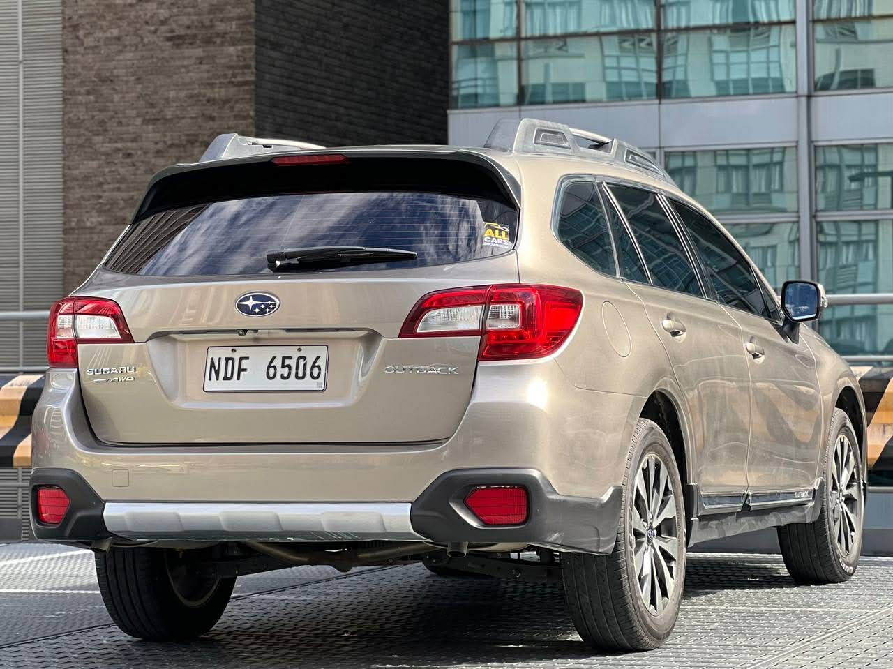 2015 Subaru Outback 3.6 RS, Automatic, Gas