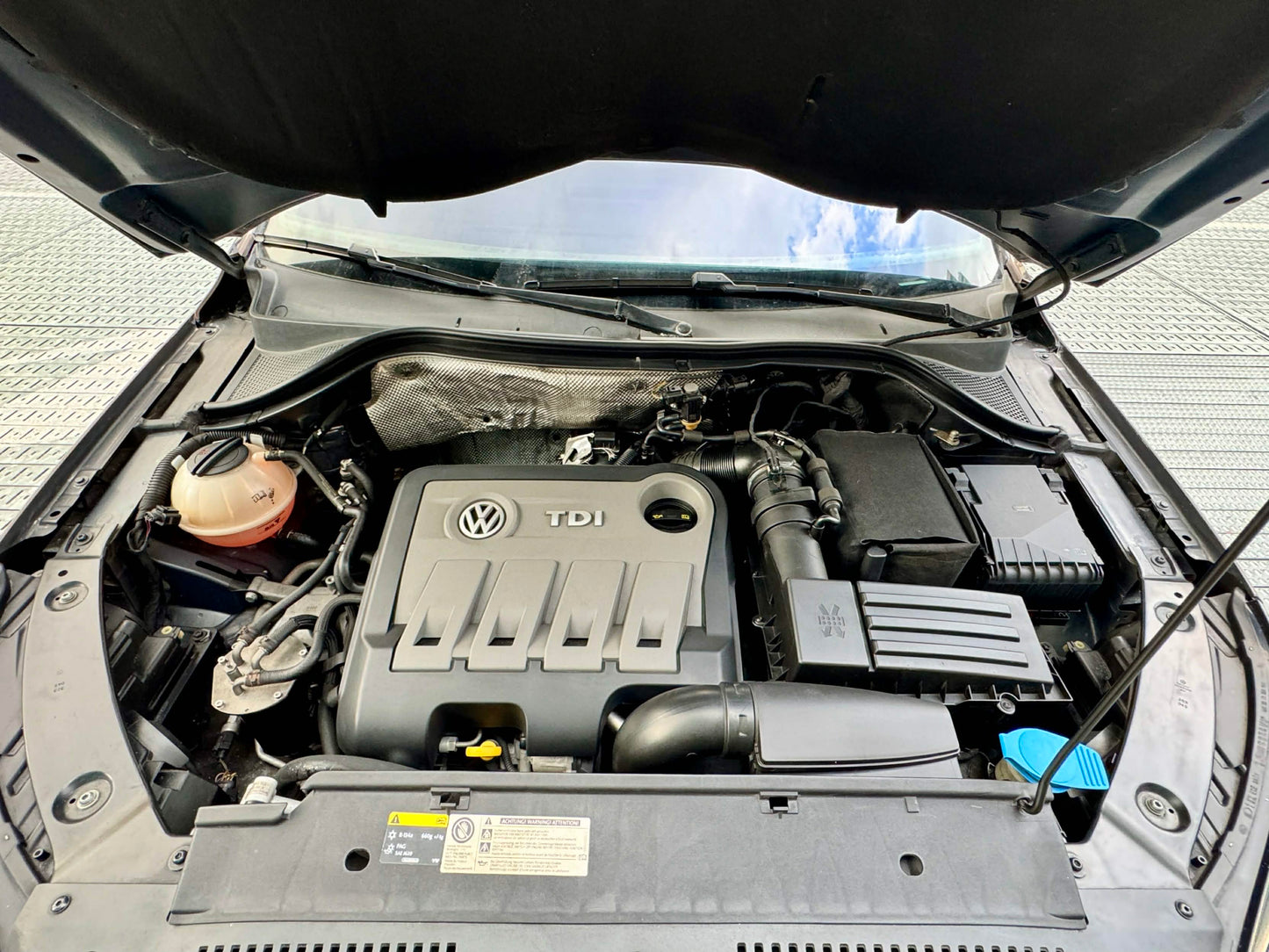 2014 Volkswagen Tiguan AWD 2.0, Automatic, Diesel