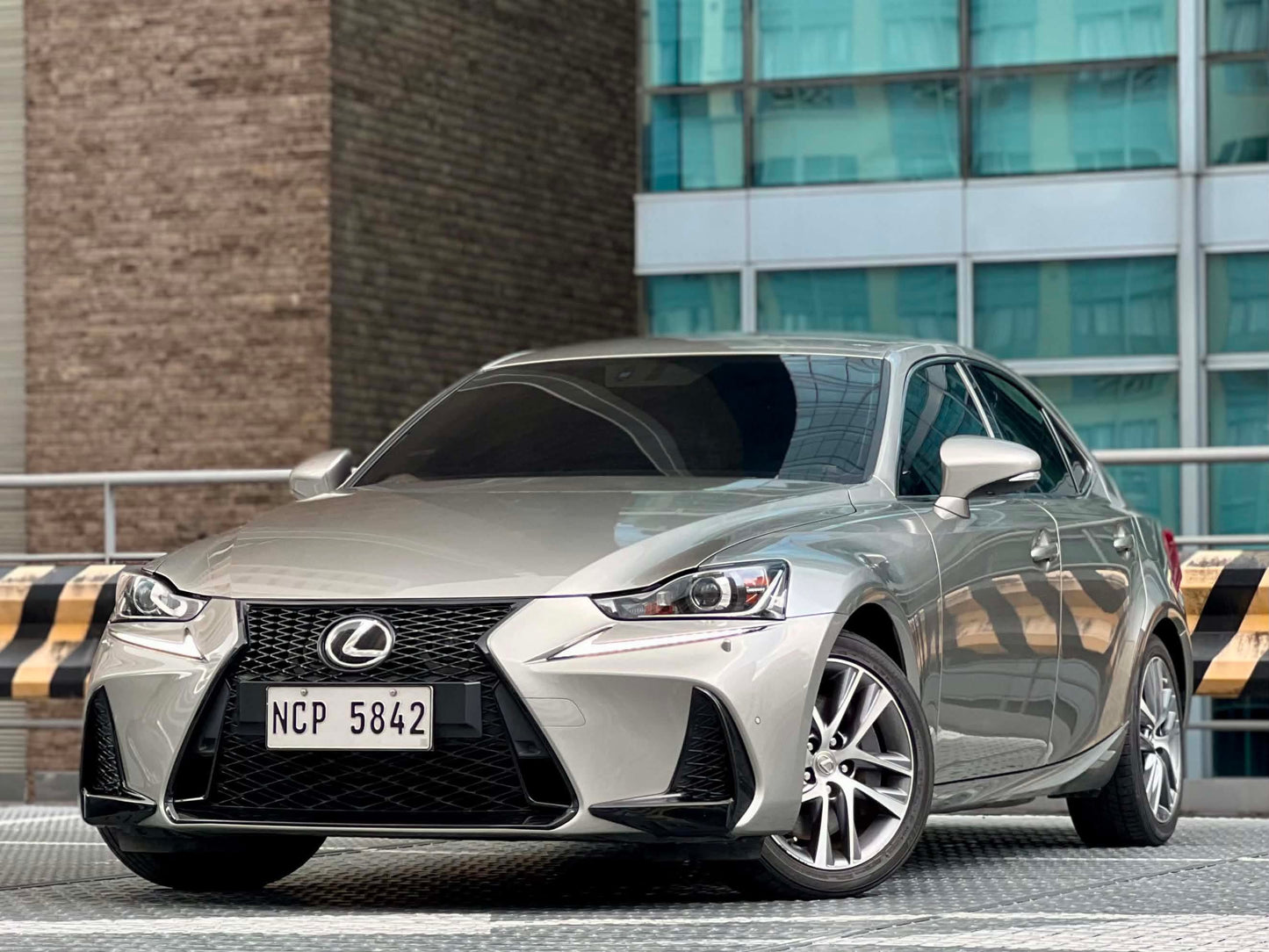 2018 Lexus IS350 V6, Automatic, Gas