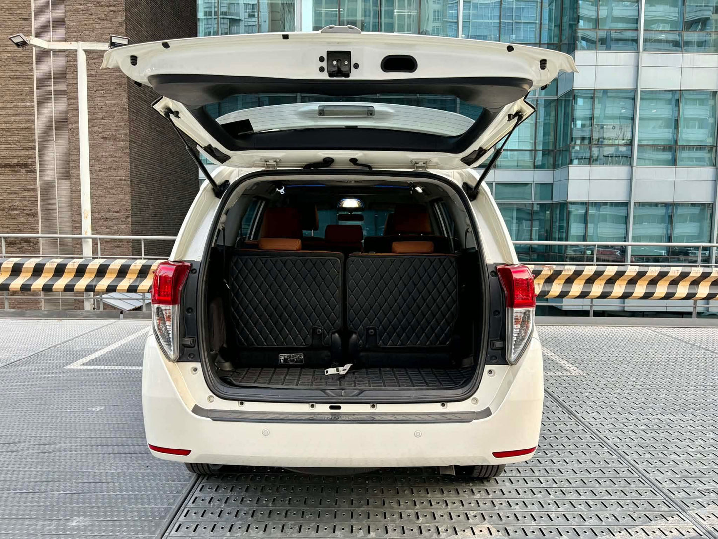 2017 Toyota Innova 2.8 G, Automatic, Diesel