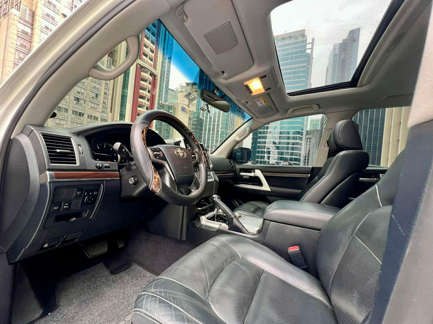 2017 Toyota Land Cruiser LC200 V8, Automatic, Diesel