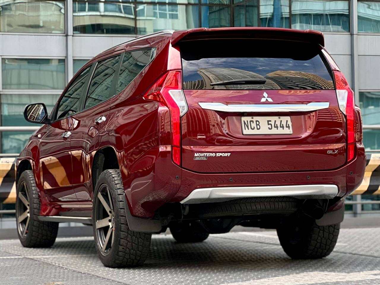 2017 Mitsubishi Montero 2.5 GLX 4x2, Manual, Diesel