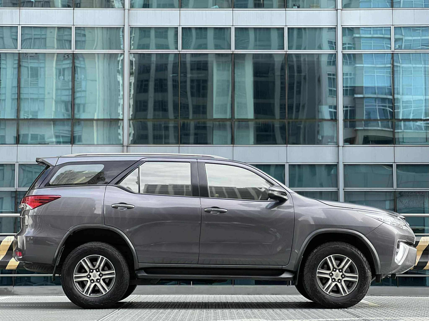 2019 Toyota Fortuner 4x2 G, Automatic, Gas