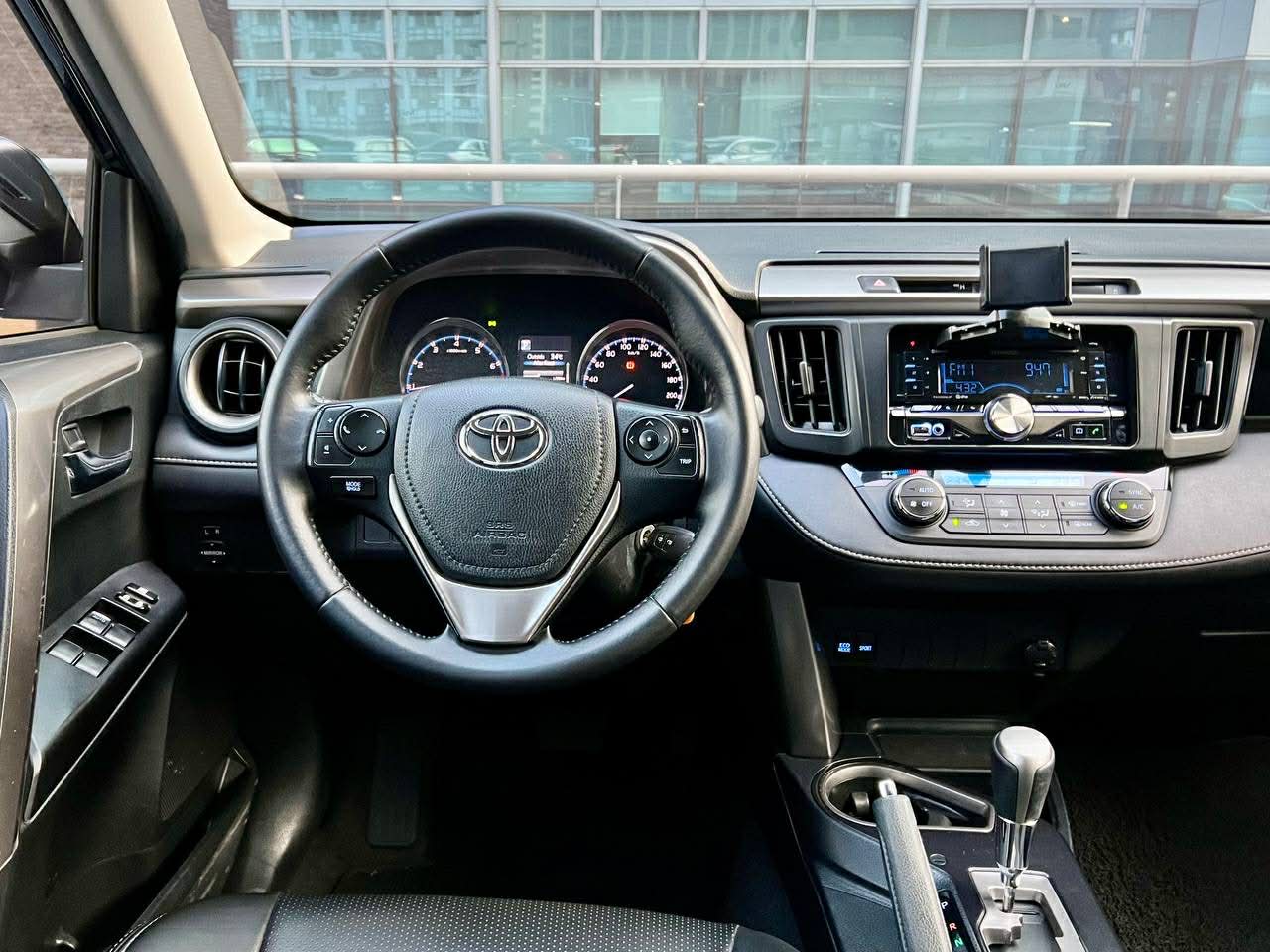 2017 Toyota Rav 4 Active 4x2, Automatic, Gas