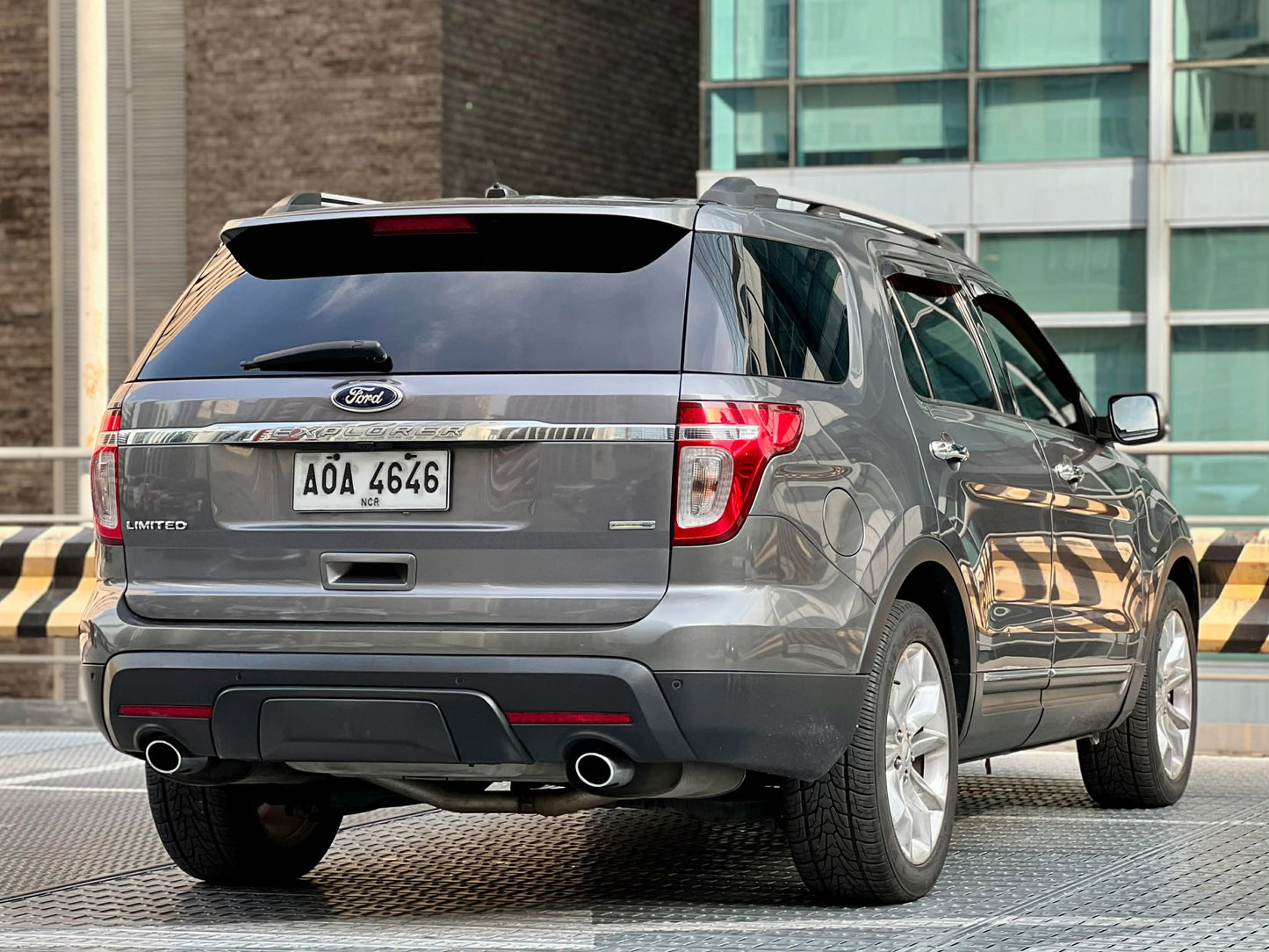 2014 Ford Explorer AWD 3.5, Automatic, Gas