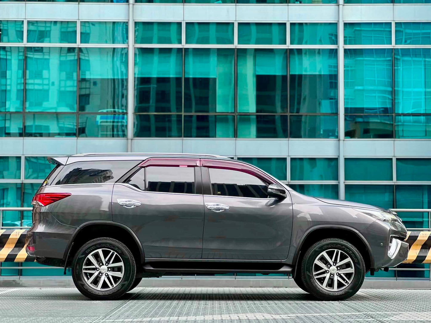 2018 Toyota Fortuner V 2.4, Automatic,  Diesel