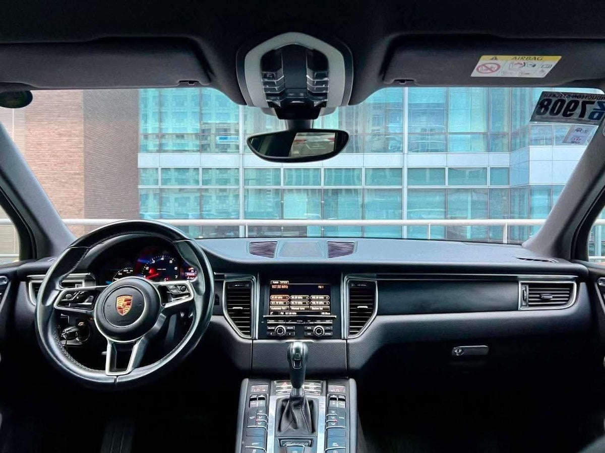 2015 Porsche Macan 2.0 Turbocharged AWD, Automatic, Gas