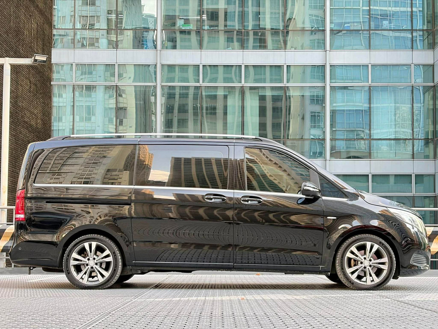 2017 Mercedes Benz V220 CDI Avantgarde, Automatic, Diesel