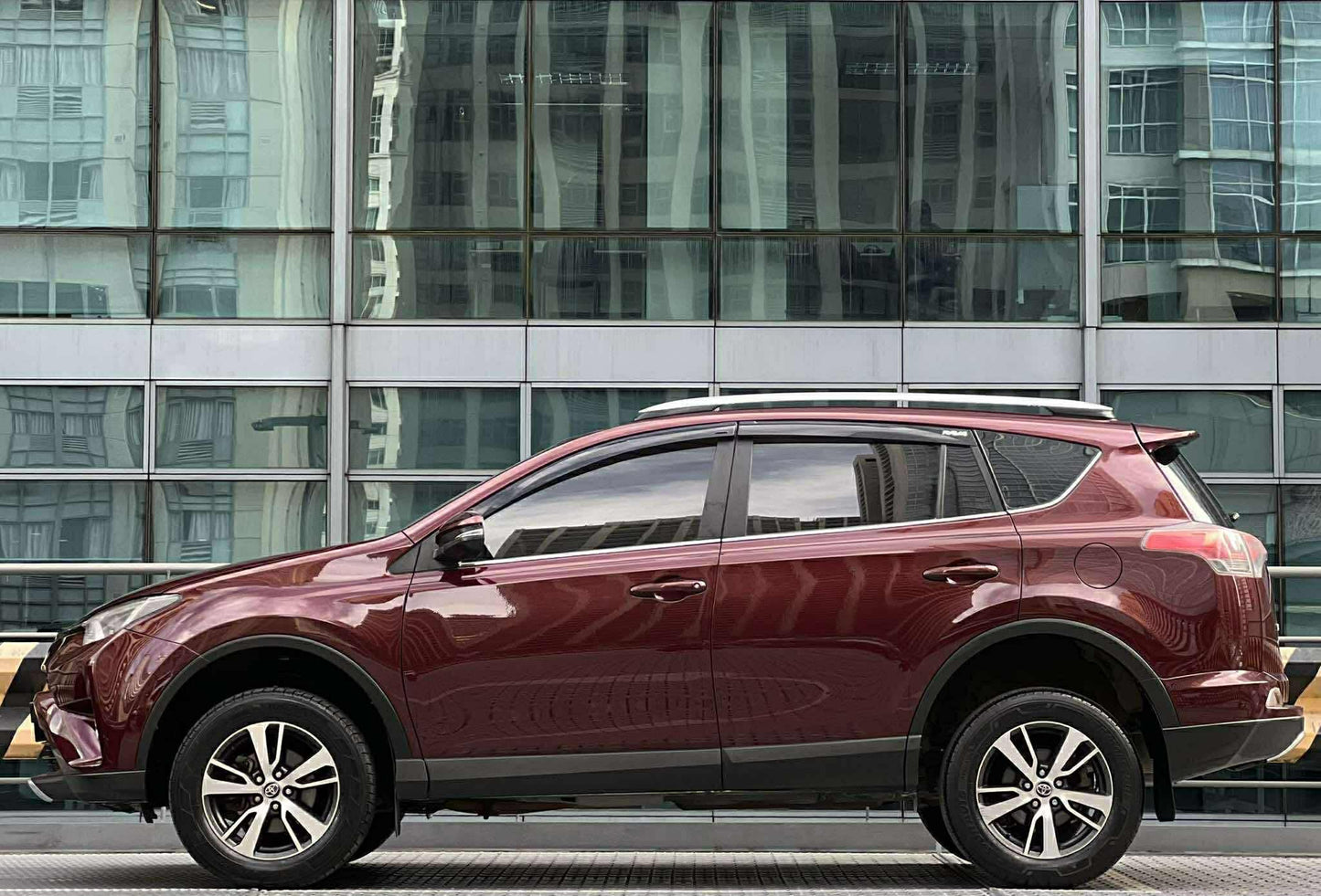 2017 Toyota Rav4 Active 4x2, Automatic, Gas