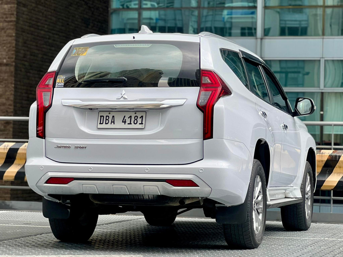 2020 Mitsubishi Montero GLX 2.5, Manual, Diesel