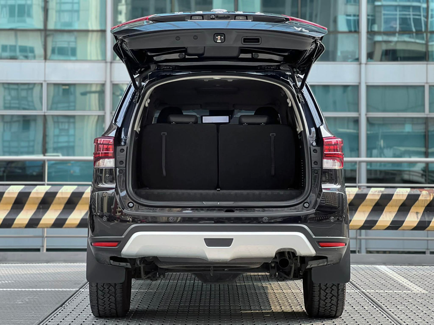 2022 Nissan Terra VL 4x2, Automatic, Diesel